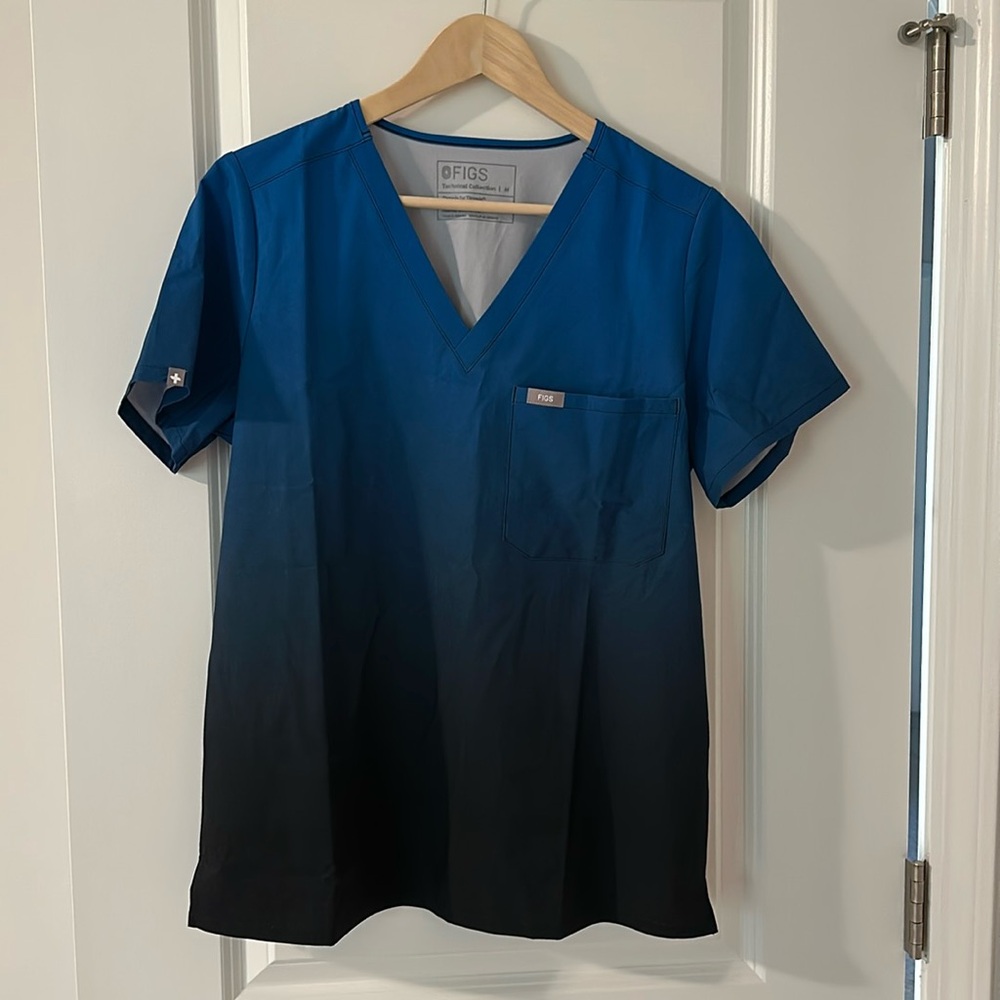 Ombré Figs Scrub Top